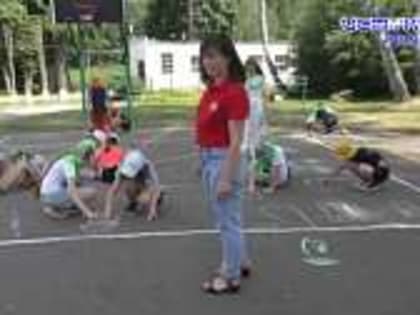 Сотрудники МЧС России по Орловской области посетили лагерь "Орловчанка". Для юных отдыхающих они подготовили познавательную и развлекательную программы