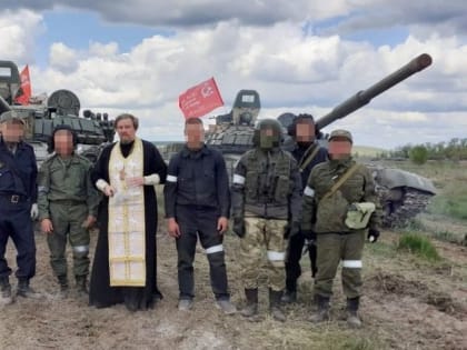 Орловский священник окрестил семерых российских военных, участвующих в СВО на территории Украины