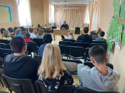 Сотрудники Госавтоинспекции МО МВД России «Мценский» в преддверии летних каникул проводят профилактические беседы в школах.