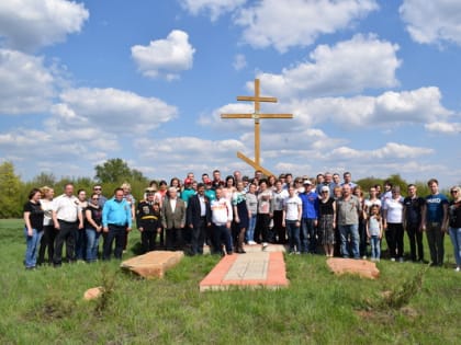 В преддверии Дня Победы в поселке Хомутово прошел автопробег по местам боевой Славы