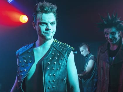 Орловский актёр Владислав Коноплёв рассказал о том, как вживался в роль Князя в сериале про группу «Король и Шут»