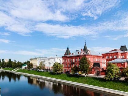 В Орловской области как будто нарочно уничтожают сельскую медицину, памятники Орла приводят в порядок, а мы выбрали победителя конкурса «Народный корреспондент». Об этом и не тольк