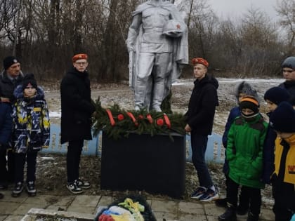 Митинг на братской могиле, посвященный  80-летию освобождения Должанского района