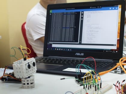 Для орловских школ закупили 1000 ноутбуков