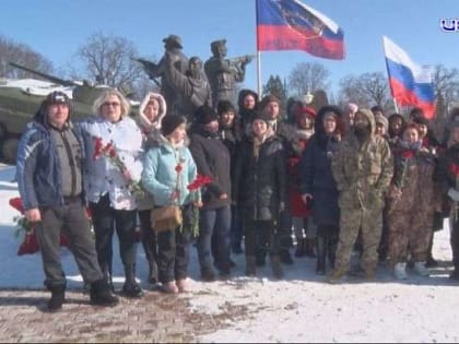 В Орле прошел автопробег в поддержку бойцов, а организовала его группа волонтеров "Словом и делом".