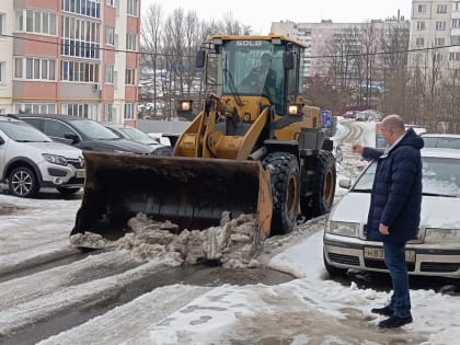 Алексей Усов организовал уборку снега в Северном районе Орла