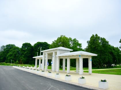 Митрополит Тихон принял участие в торжественном открытии после реконструкции парка Шеншиных в Мценском районе