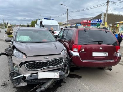 Под Орлом столкнулись три машины