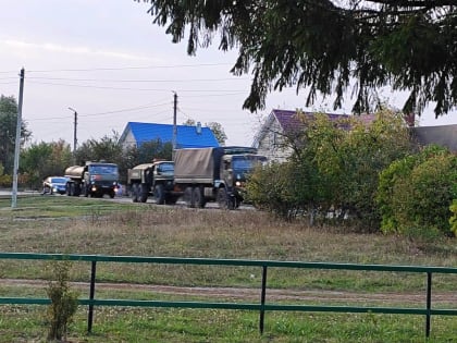 Орловский священник передал гуманитарный груз псковским десантникам