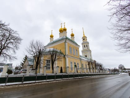 В праздник Торжества Православия Владыка Тихон совершил Литургию в Ахтырском кафедральном соборе в Орле