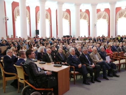 Архипастырь принял участие в мероприятии ко Дню Конституции РФ
