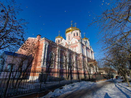 В четверг первой седмицы Великого поста Владыка Тихон совершил повечерие с чтением Великого канона прп. Андрея Критского в Смоленском храме Орла