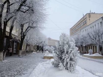 Мэр Орла Юрий Парахин оказался в числе худших в ЦФО, в центре города на месяц изменится схема движения, а легендарный ветеран Великой Отечественной войны принимает новогодние поздр