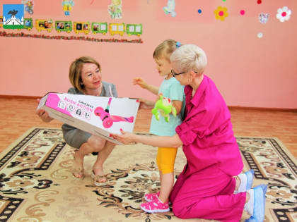 В Орле детям подарили подарки в рамках акции «Дети верят в чудеса»