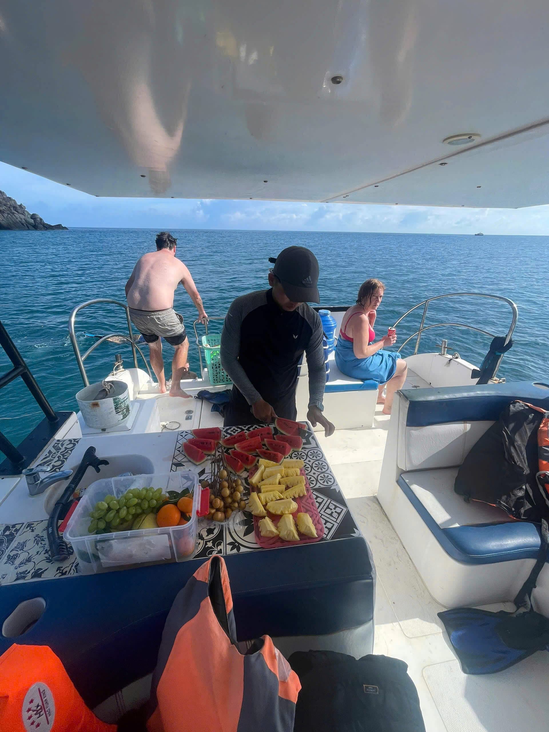 CATAMARAN BBQ SUNSET – TIỆC NƯỚNG TRÊN BIỂN CÔN ĐẢO ảnh 6