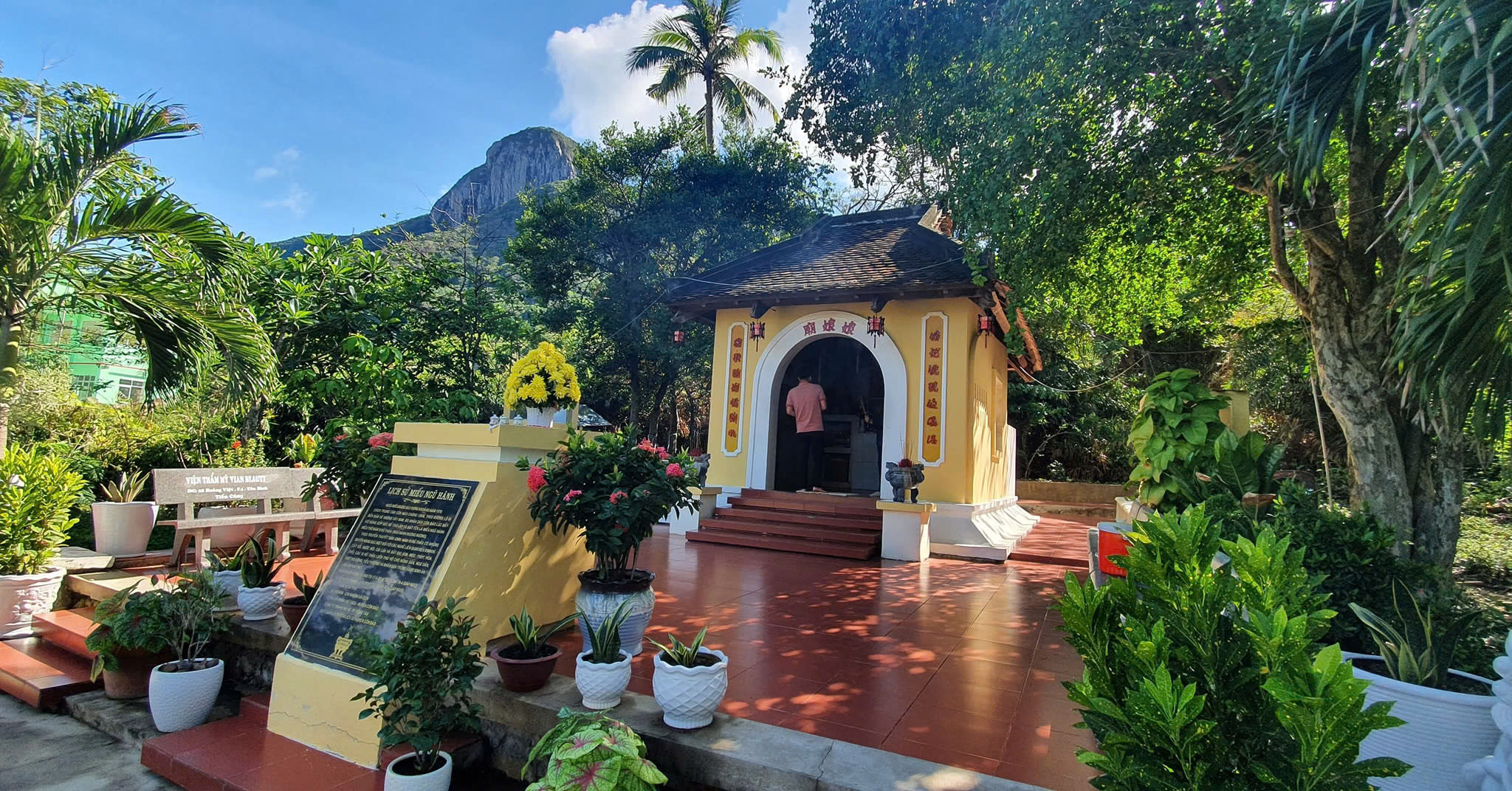 TOUR TÂM LINH QUANH ĐẢO CÔN ĐẢO ảnh 2