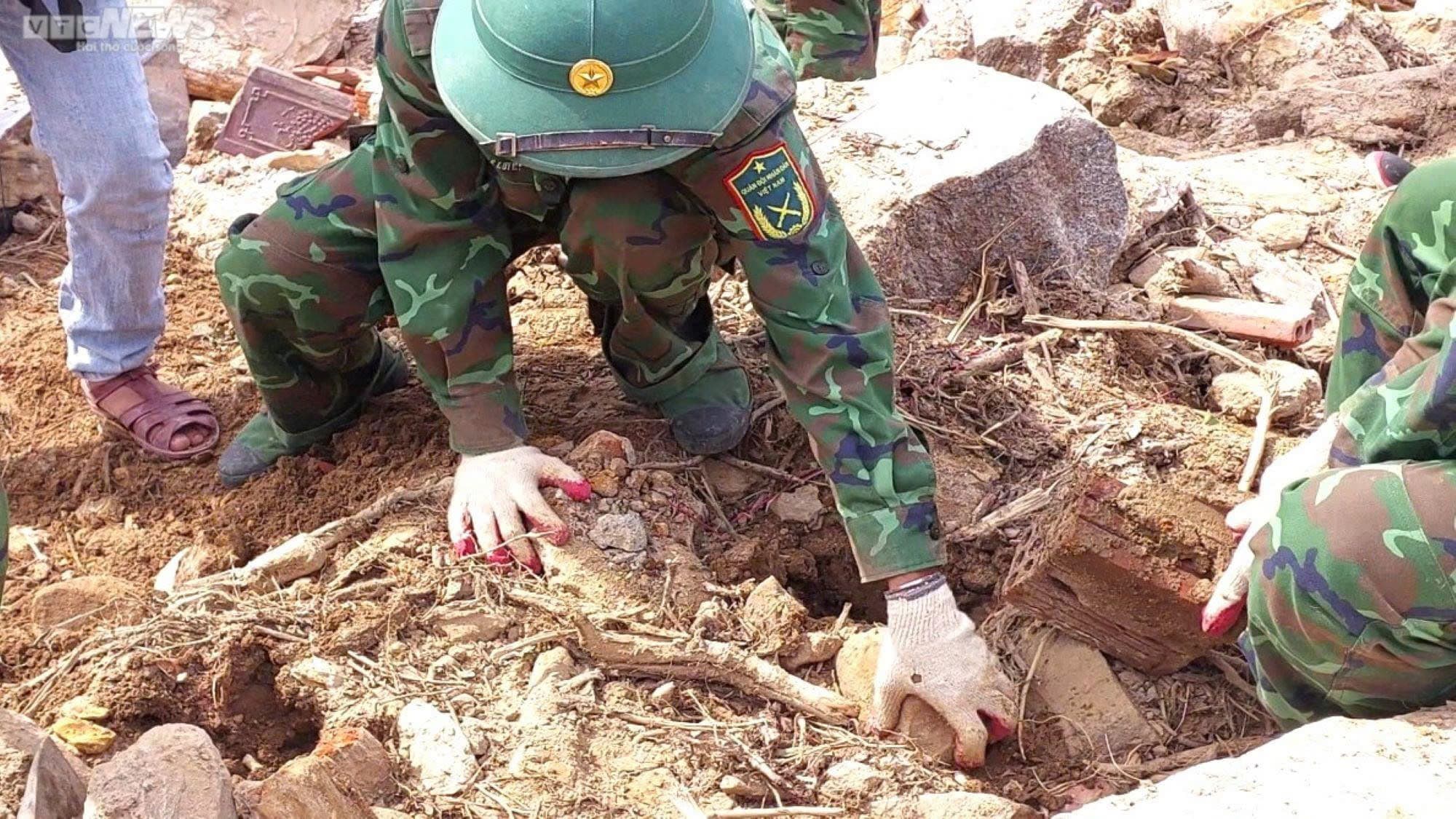 TOUR TÂM LINH QUANH ĐẢO CÔN ĐẢO ảnh 3