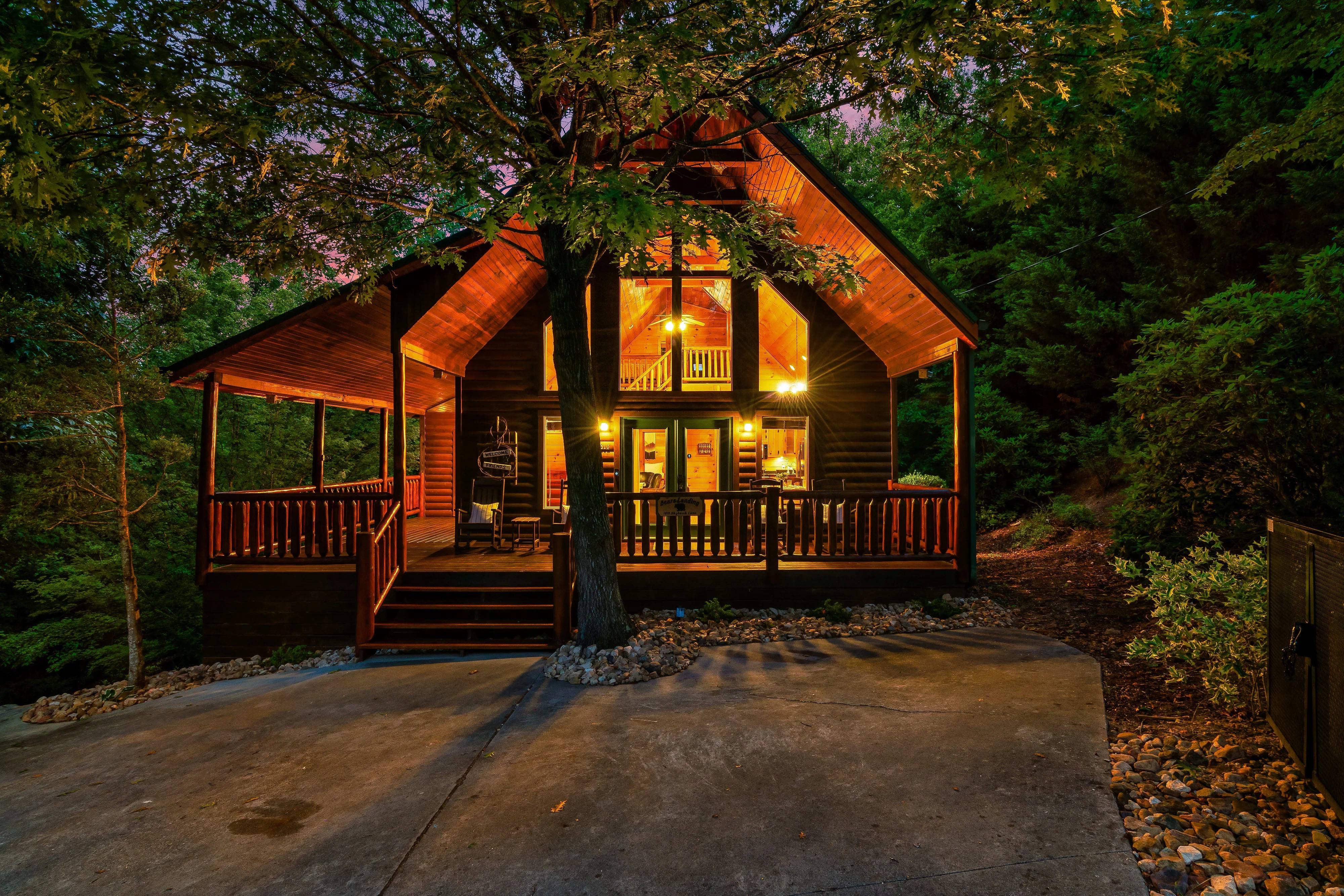 Super clean I HotTub I Privacy I... in Sevierville - 2BR/2BA