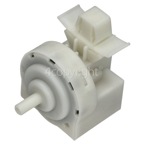 Pressostat Indesit ST-545-AA-024 – Lave-linge XWE101484 – Occasion – Blanc