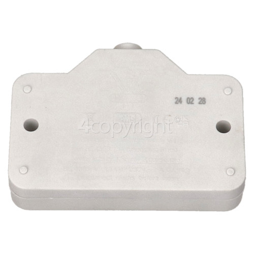 Wellco 13A Twin Trailing Socket Rubberised - White
