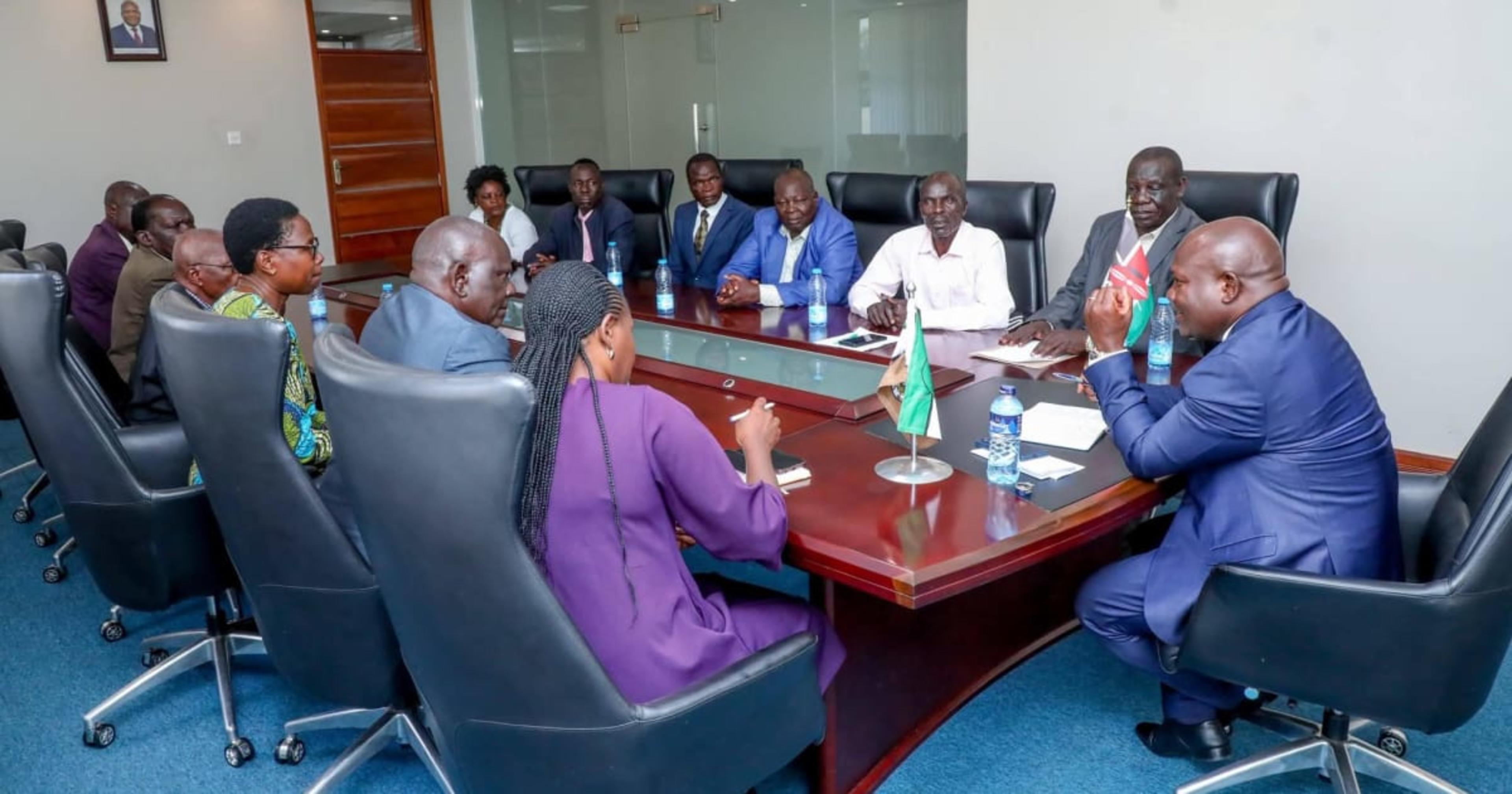 Governor Barasa Meets Likuyani Opinion Leaders, Cites Matunda Municipality and Other Projects