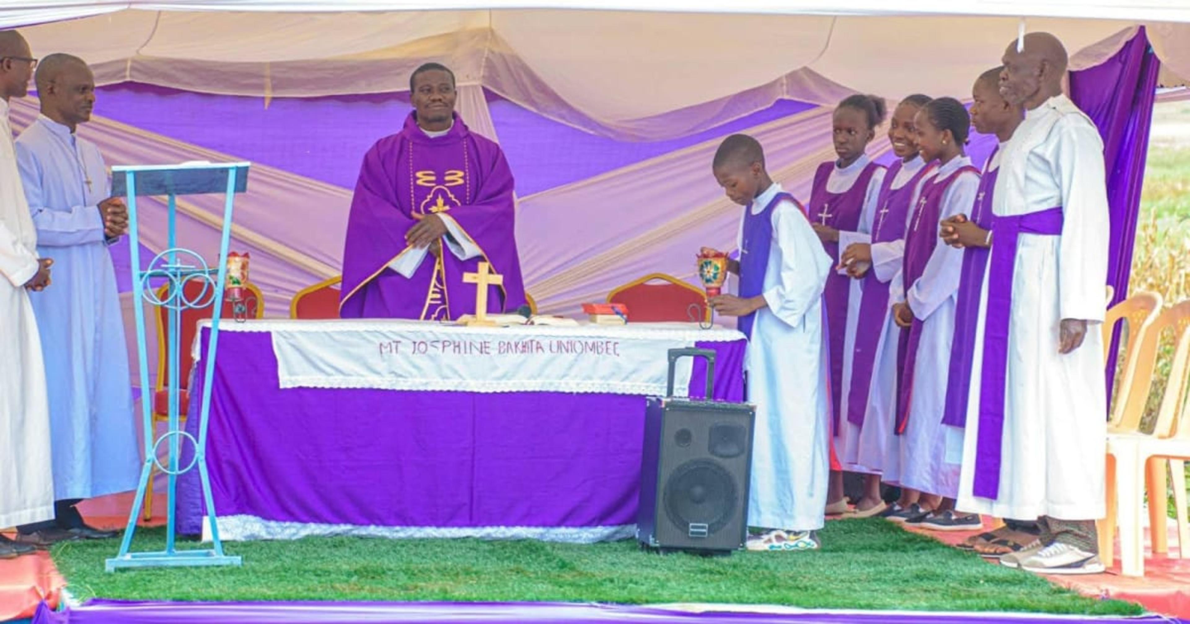 Catholic Priest Rejects Mugabe’s Contribution at Funeral, Demands Real Development