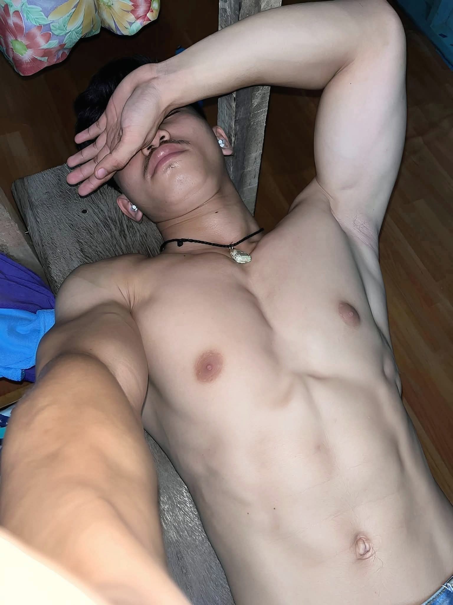 The Confidence of a Muscular Man and Why It Draws Me In — Gallery image 2