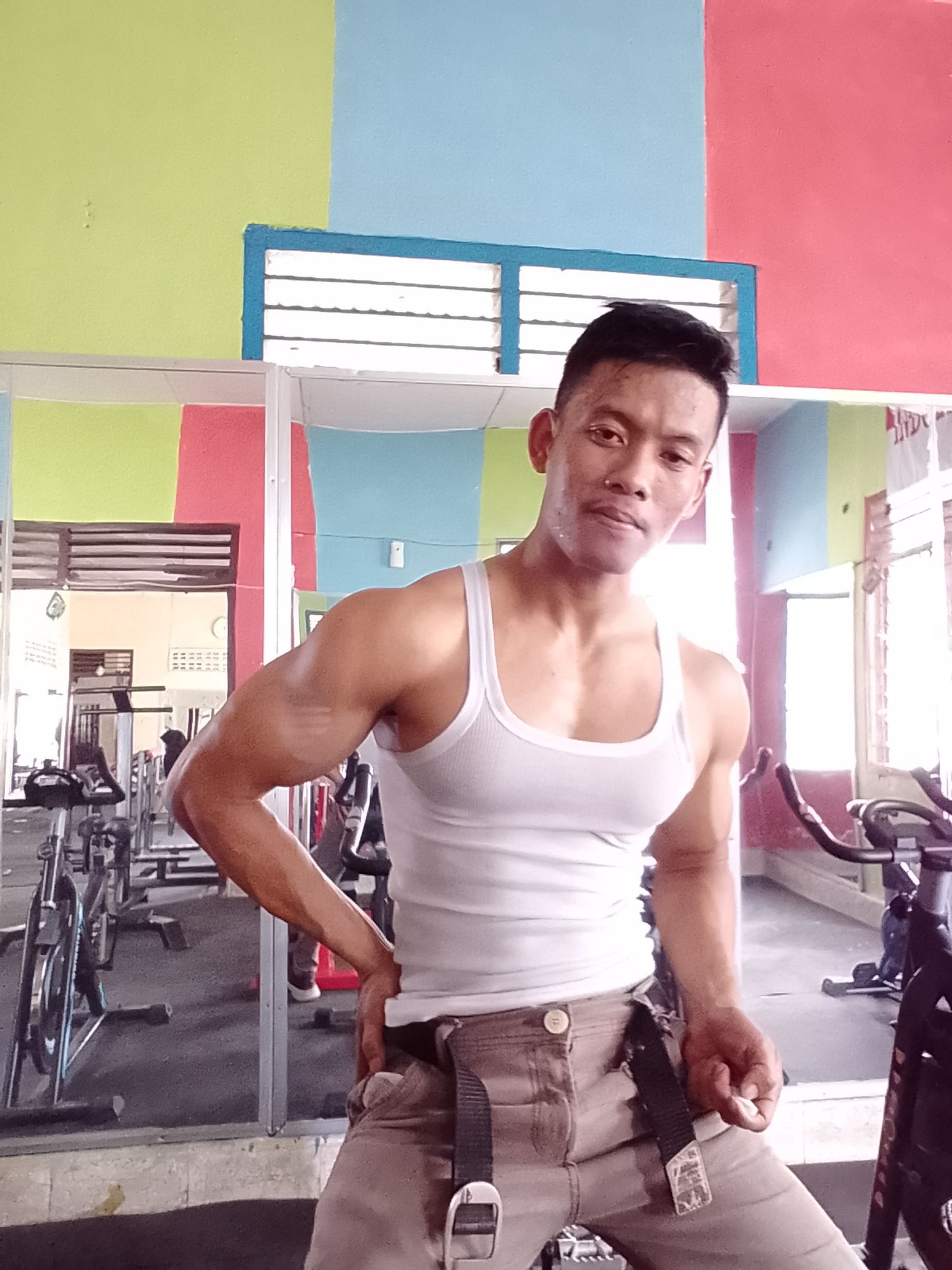 The Confidence of a Muscular Man and Why It Draws Me In — Gallery image 8