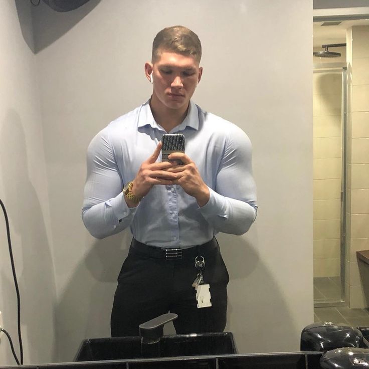 Lockers and Looks: The Quiet Thrill of the Gym Locker Room — Gallery image 5