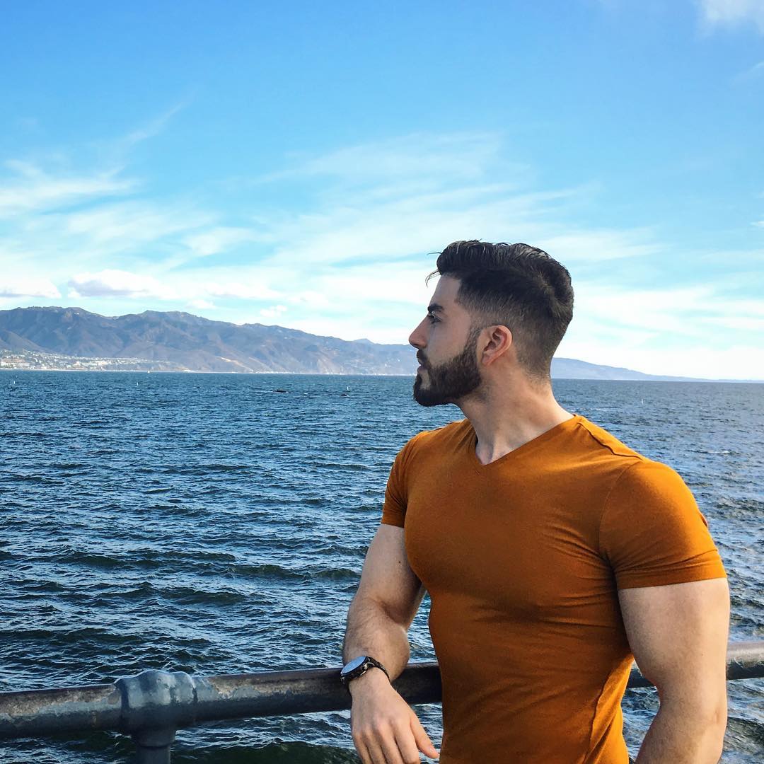 Why Muscular Men Inspire My Own Self-Improvement — Gallery image 6