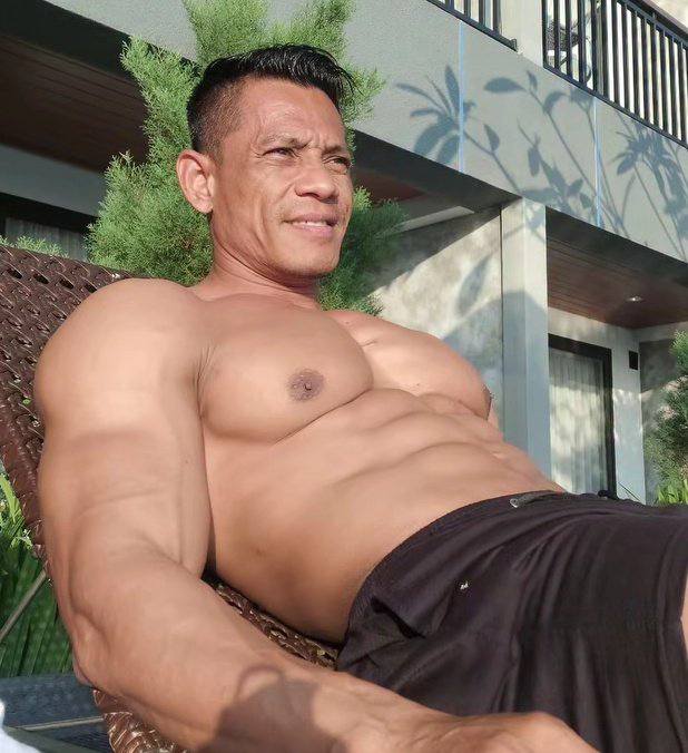 The Ideal Balance of Strength and Kindness in a Man — Gallery image 8