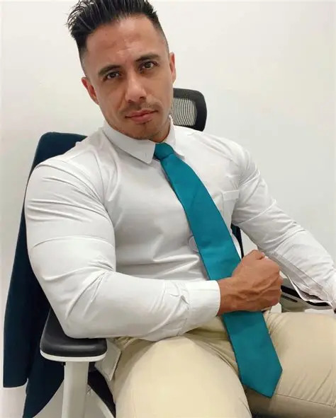 Lifted Spirits: My Gym Crush Story — Gallery image 3