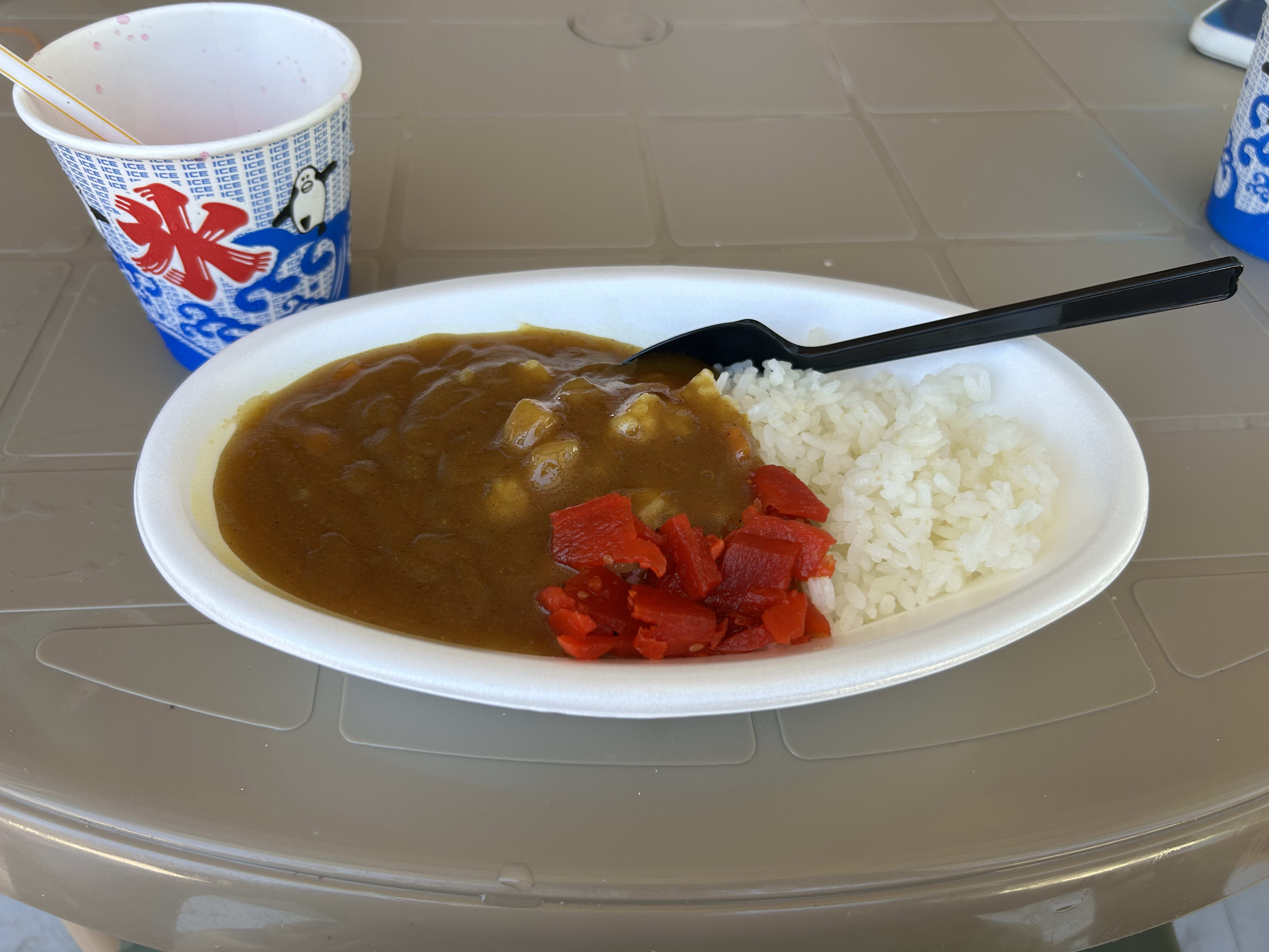 城崎海水浴場の海の家で提供されたカレー
