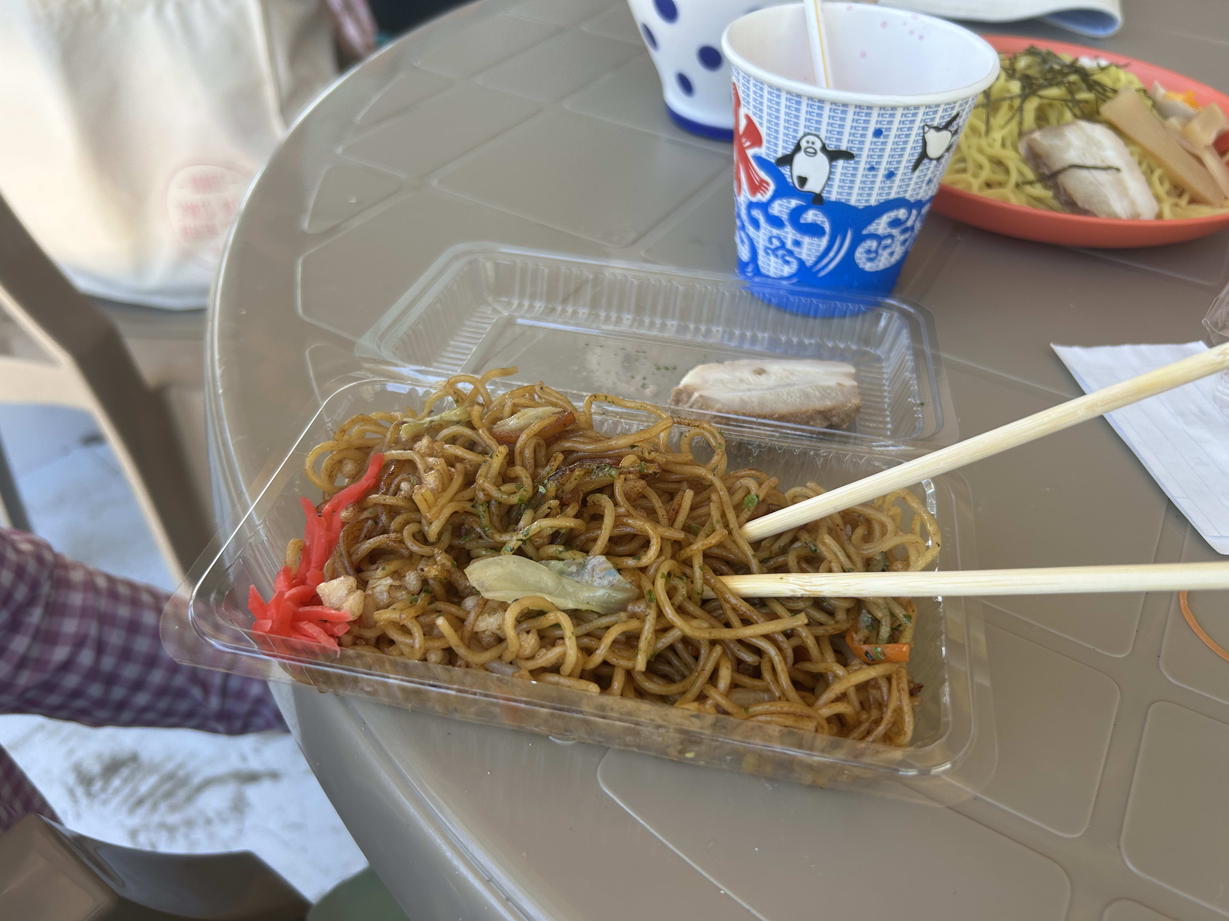 城崎海水浴場の海の家の焼きそば