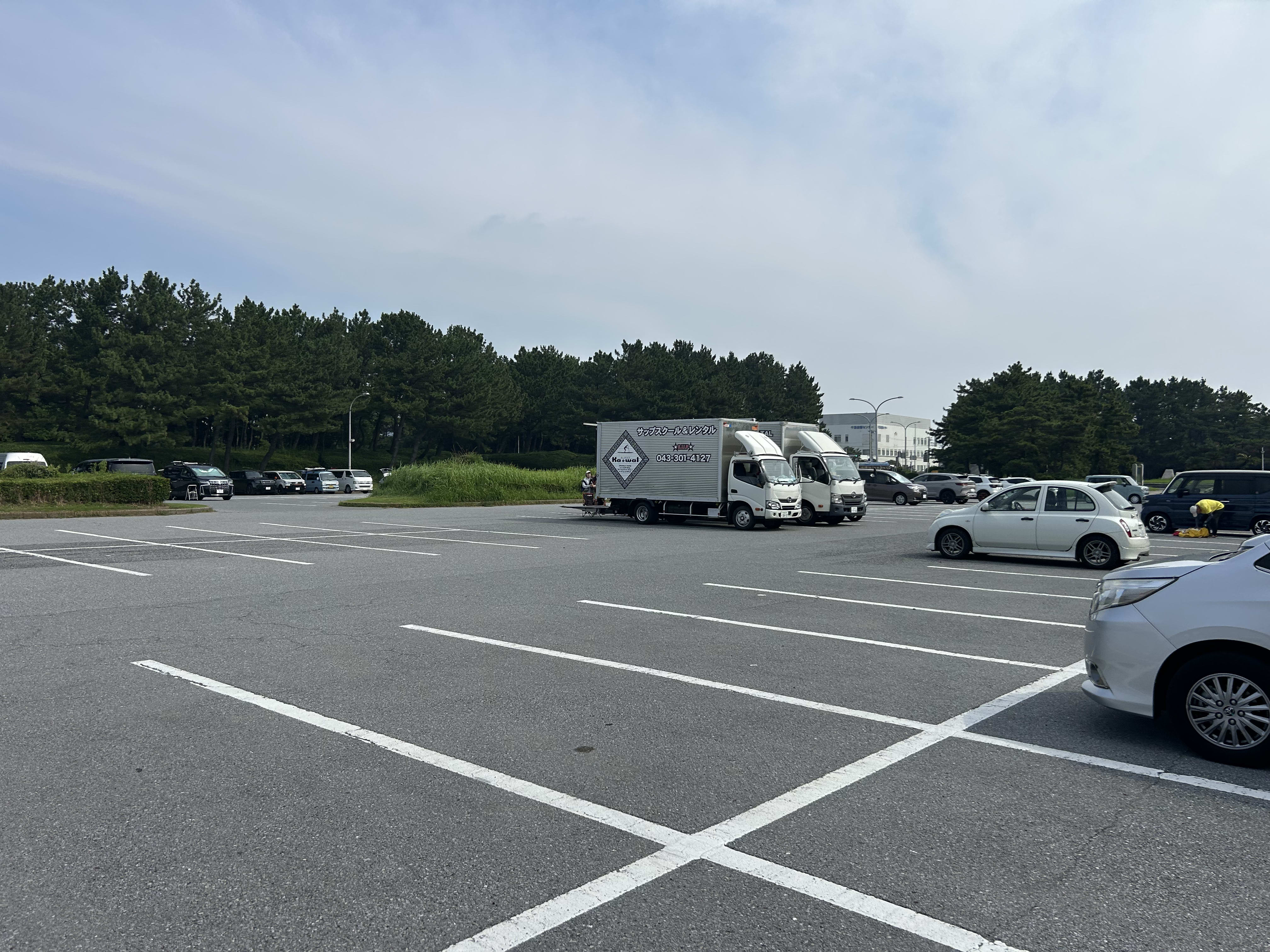 稲毛ヨットハーバーの有料駐車場