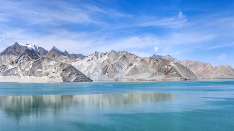 11-Day China Xinjiang Discovery: A Private Tour from Kashgar through Taxkorgan, Hotan, Kuqa, Turpan, and Urumqi丨Unveiling Baisha Lake, Tianchi Lake, and the Desert Highway