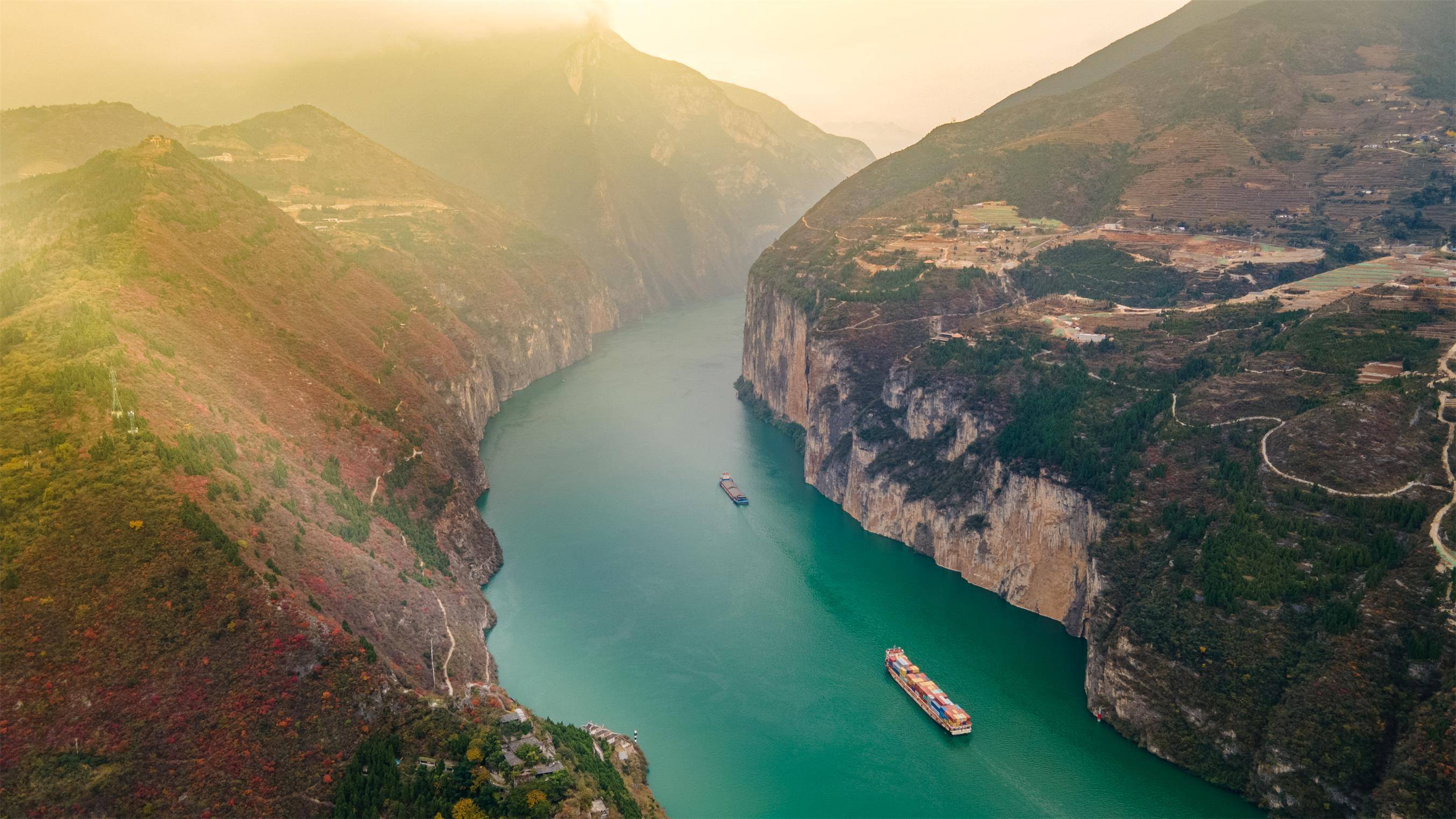 Set Sail on a 5-Day Yangtze River Cruise from Yichang to Chongqing: Witness the Splendor of the Three Gorges Dam, Xiling Gorge, Wu Gorge, and Qutang Gorge