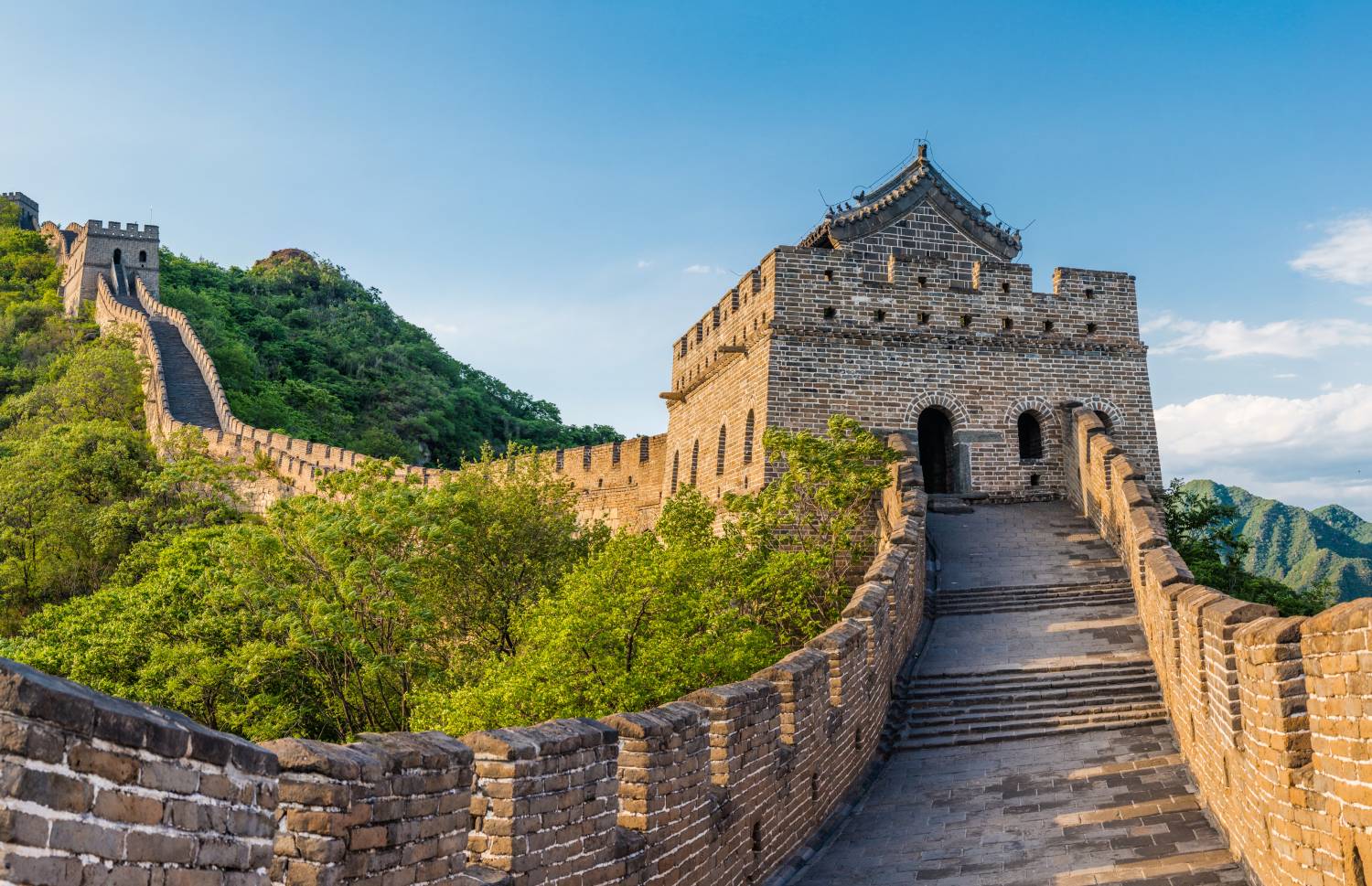 8-Day China Palaces, Pagodas & City Lights Tour: Discover Beijing, Xi'an and Shanghai | Featuring Tiananmen Square, the Great Wall and The Bund | Enjoy 100% Pure Sightseeing & a Special Date Offer