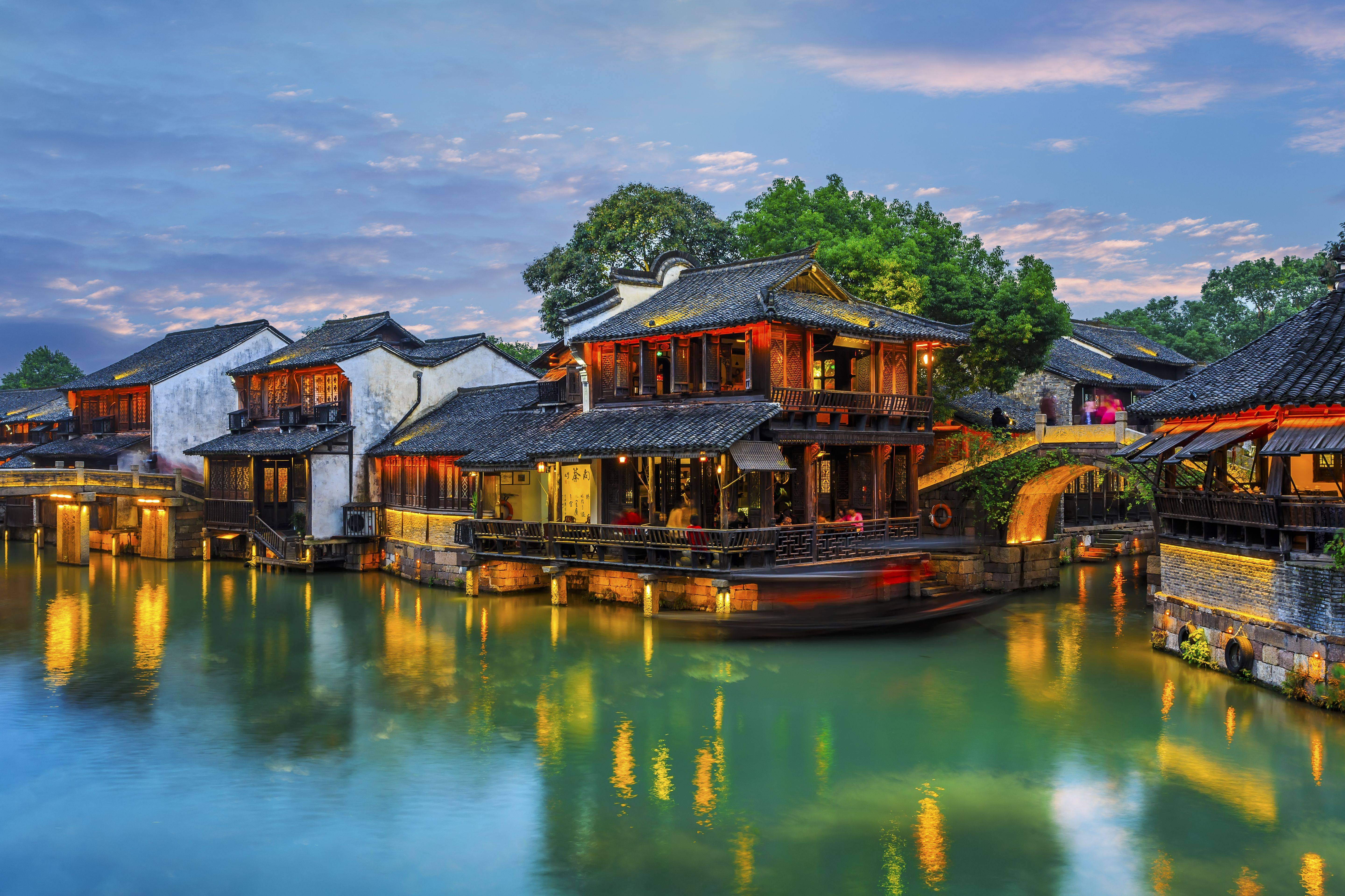 8-Day Eastern China Immersion: From Bustling Cities to Serene Water Towns: Discover Shanghai, Suzhou, Hangzhou, and Nanjing