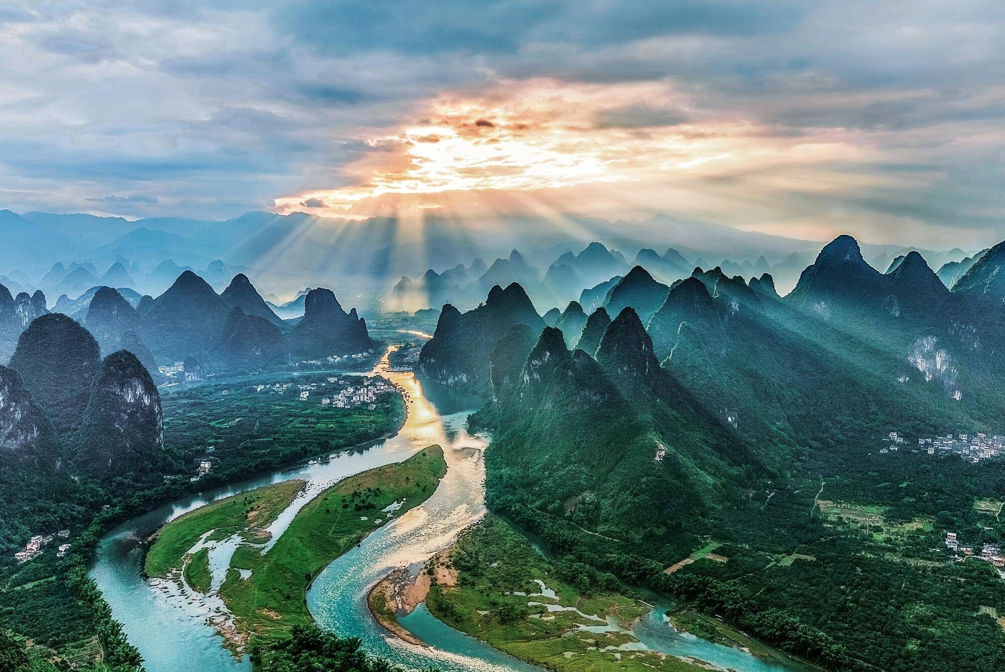 2-Day Scenic Adventure from Guilin: Longji Terraced Fields, Yangshuo & Li River Cruise