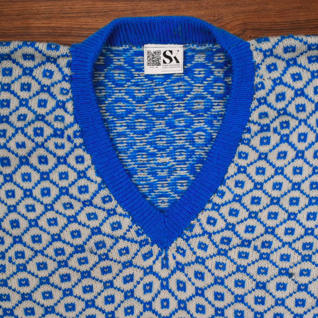 Deep Blue and White Colored Diagonal Square Pattern V Neck Pullover Full Sleeve Wool Sweater for Men - View 2 of 7 - Premium wool sweater