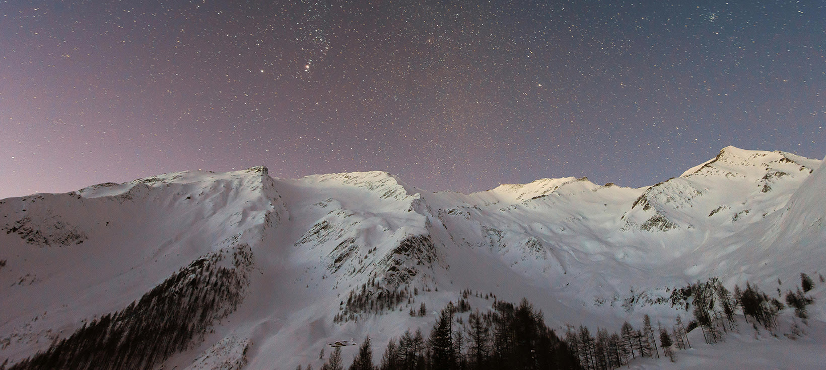 Bannière ciel étoilé montagne