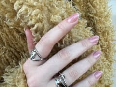 Маникюр и педикюр стали самыми популярными услугами у псковичей зимой