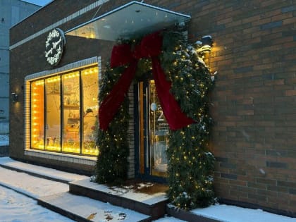 В Великих Луках проходит смотр-конкурс «Новогодняя витрина – 2024»  (ФОТО)