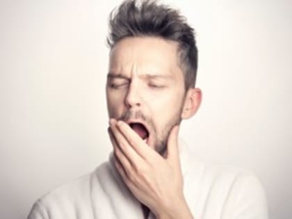 Россиян предупредили об опасных причинах зевоты