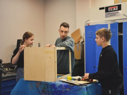 Девять вариантов машины Голдберга собрали в псковском «Кванториуме» 