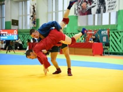 Всероссийские соревнования по самбо в Великих Луках собрали спортсменов из 25 регионов страны
