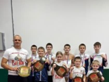 Великолучане завоевали пять «чемпионских поясов»