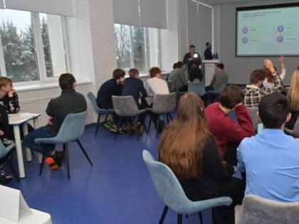 Великолукские единороссы провели ко Дню студента интеллектуальную викторину