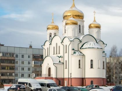 Служба в честь Святителя Тихона прошла в храме, носящем его имя